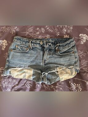 Y2K shAmerican Eagle Outfitters Light Blue Distressed Denim Short-Shorts